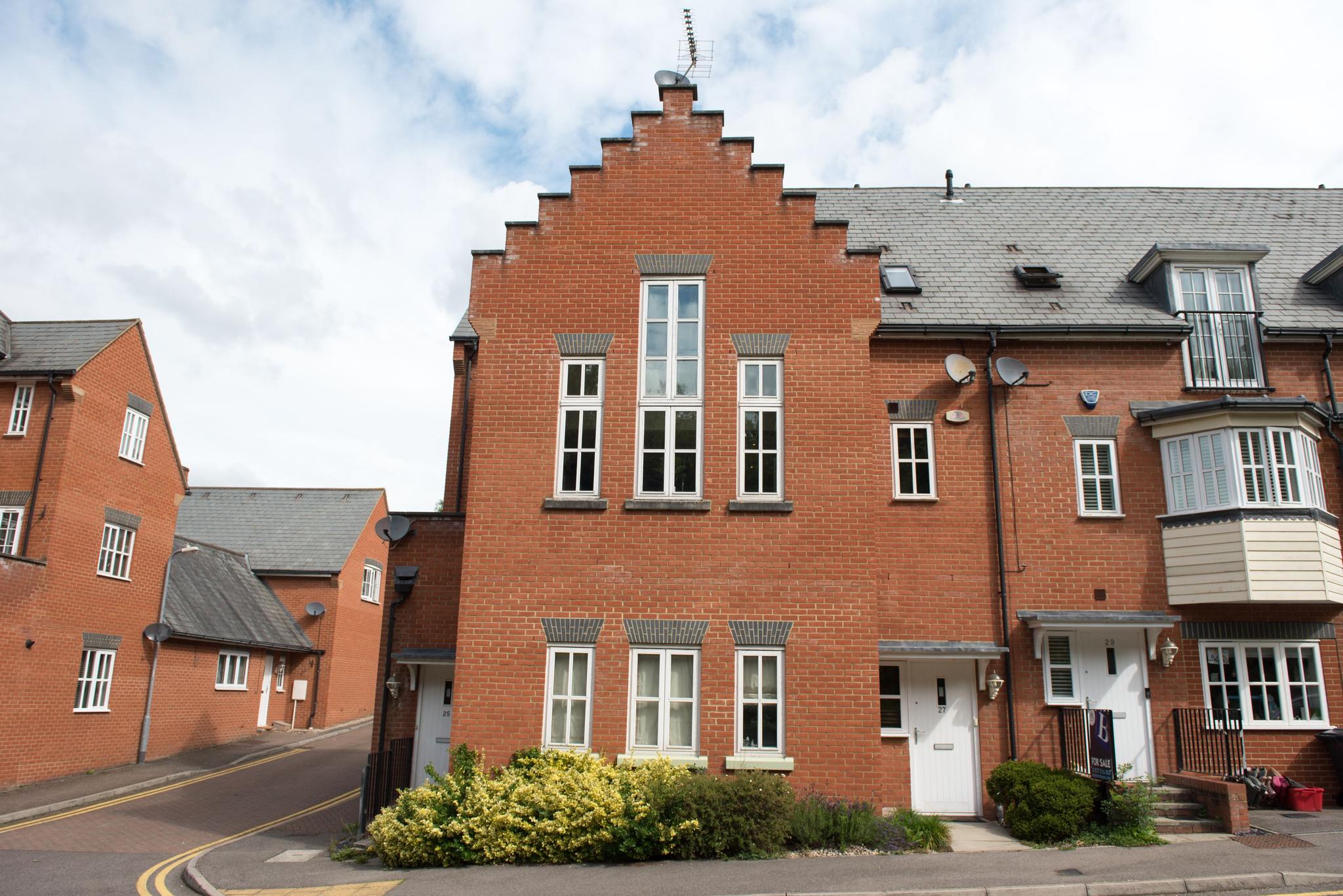 Brentwood Duplex Apartment1